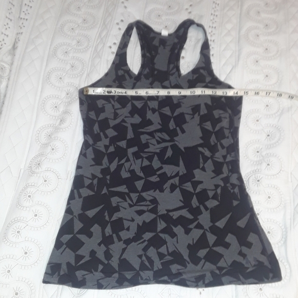 𝅺under armour tee back tank top size small - Picture 3 of 4